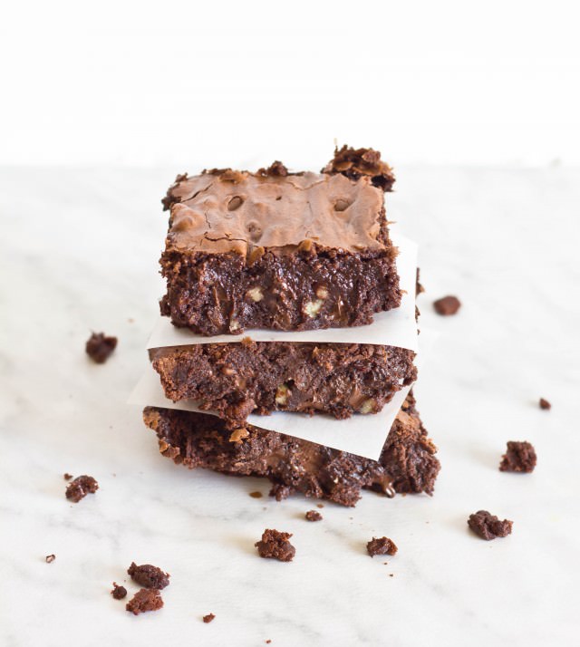 nutella brownies with pecans