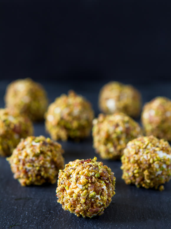 bacon pistachio goat cheese balls