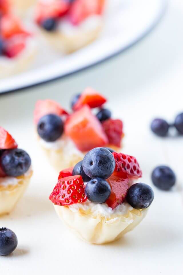 whipped cream berry bites