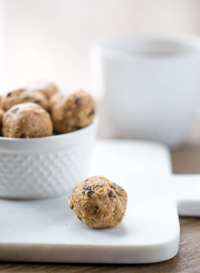 blender krispie peanut butter bites